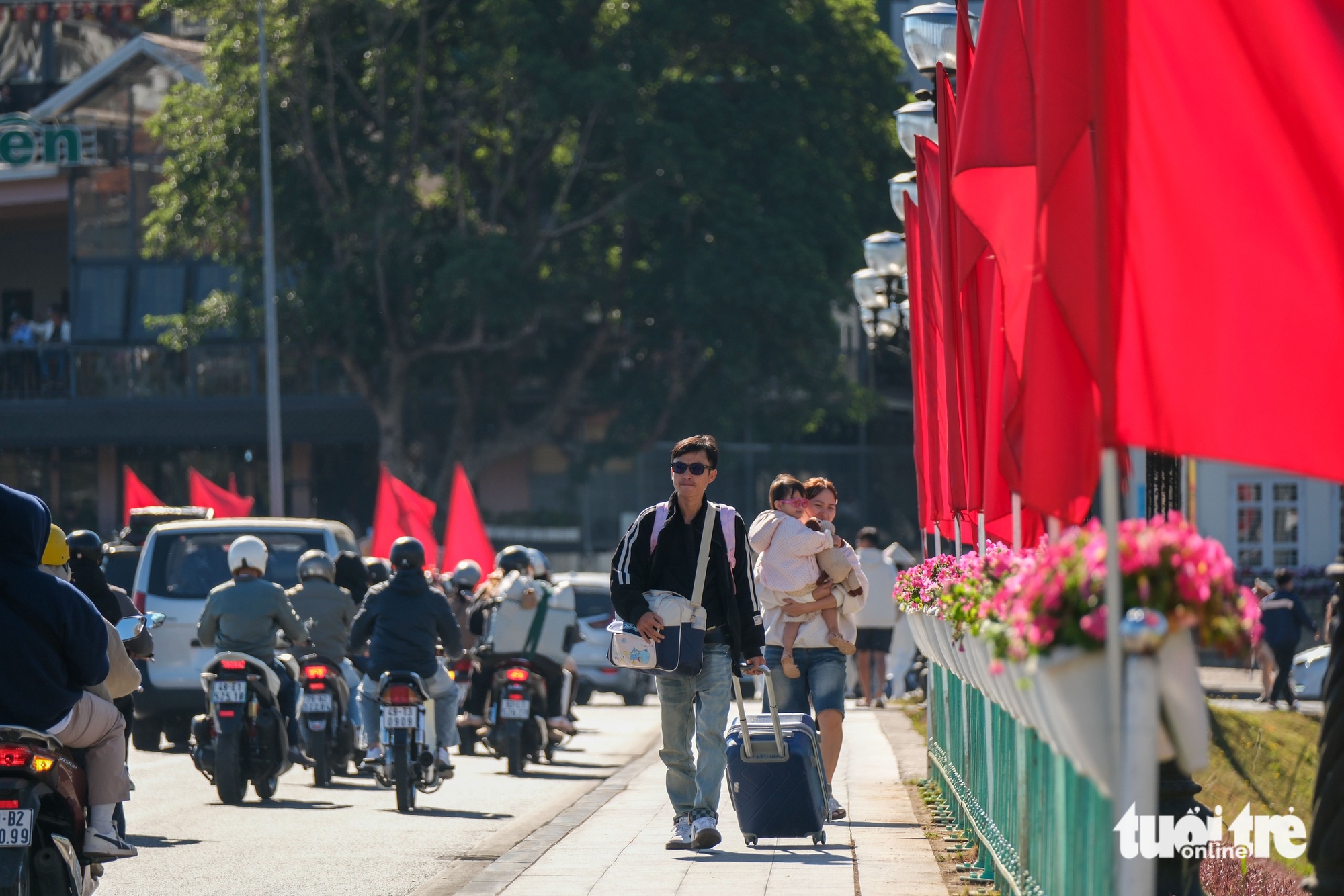 Gần 1 triệu lượt khách, doanh thu 2.000 tỉ đồng: Vì sao Đà Lạt đông mà không nghẹt? 3 Gần 1 triệu lượt khách, doanh thu 2.000 tỉ đồng: Vì sao Đà Lạt đông mà không nghẹt? - Ảnh 3.