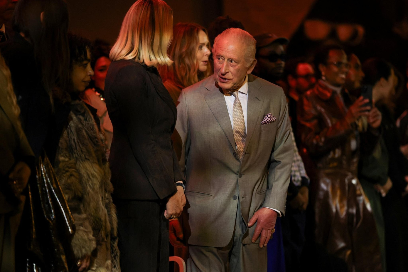 Vua Charles đi xem thời trang- Ảnh 6.