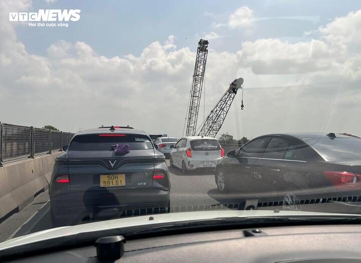 Nhiều cao tốc, quốc lộ phía Nam ùn tắc, người dân loay hoay tìm đường về nhà- Ảnh 3.