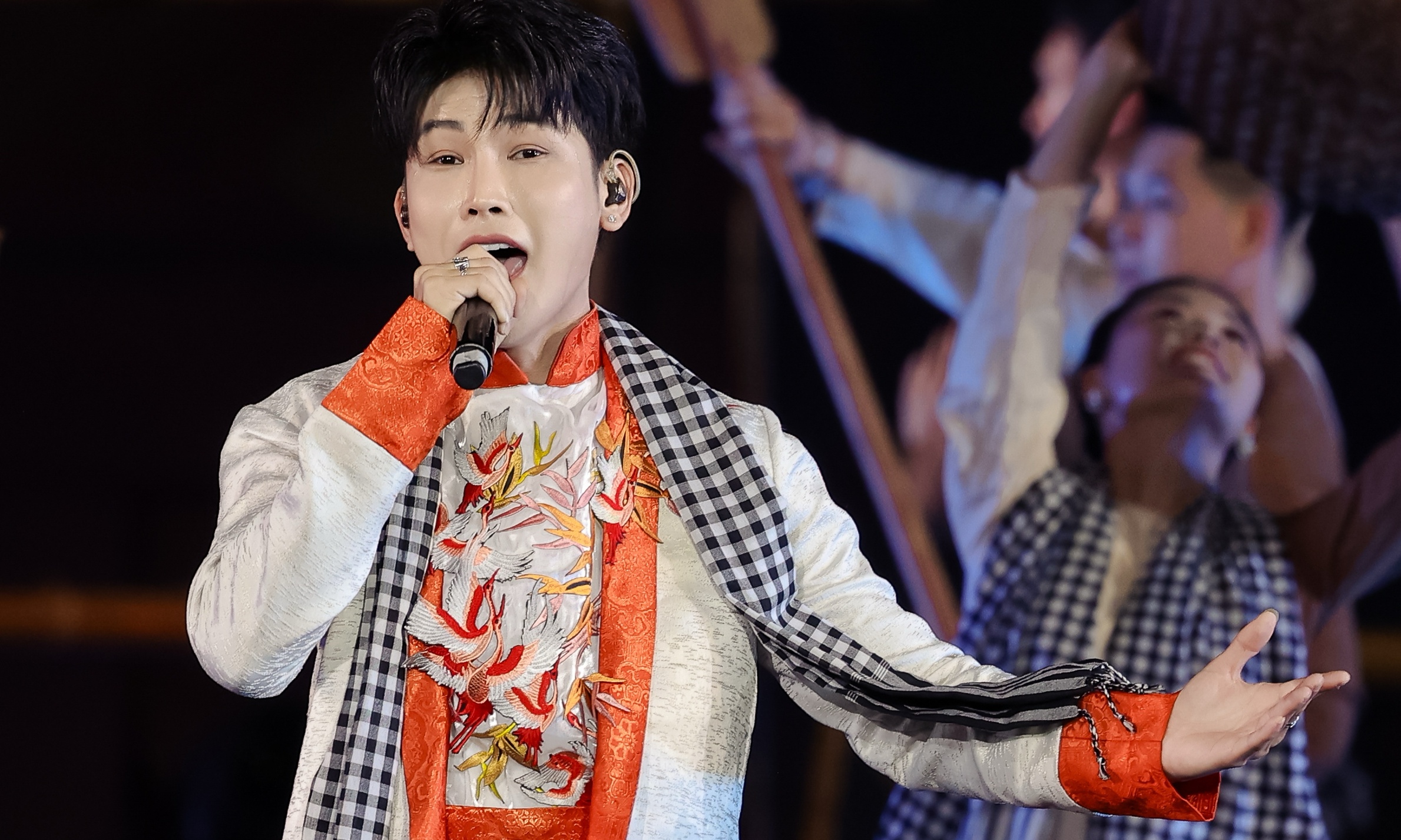 Tiêu Minh Phụng tôn vinh đờn ca tài tử ở Lễ hội Văn hóa thế giới