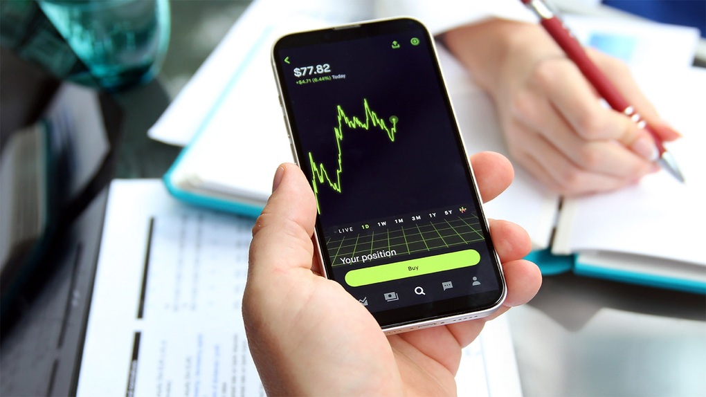 Vỡ mộng mua nhà, gen Z tại Mỹ ồ ạt gom tiền vào chứng khoán - 2