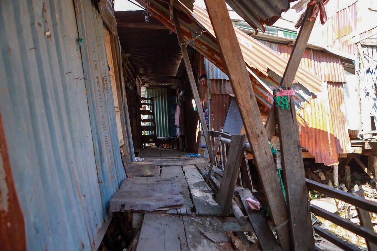 TP.HCM nhìn từ sông Sài Gòn: Những cuộc đời 'ký gửi' ven kênh- Ảnh 8.