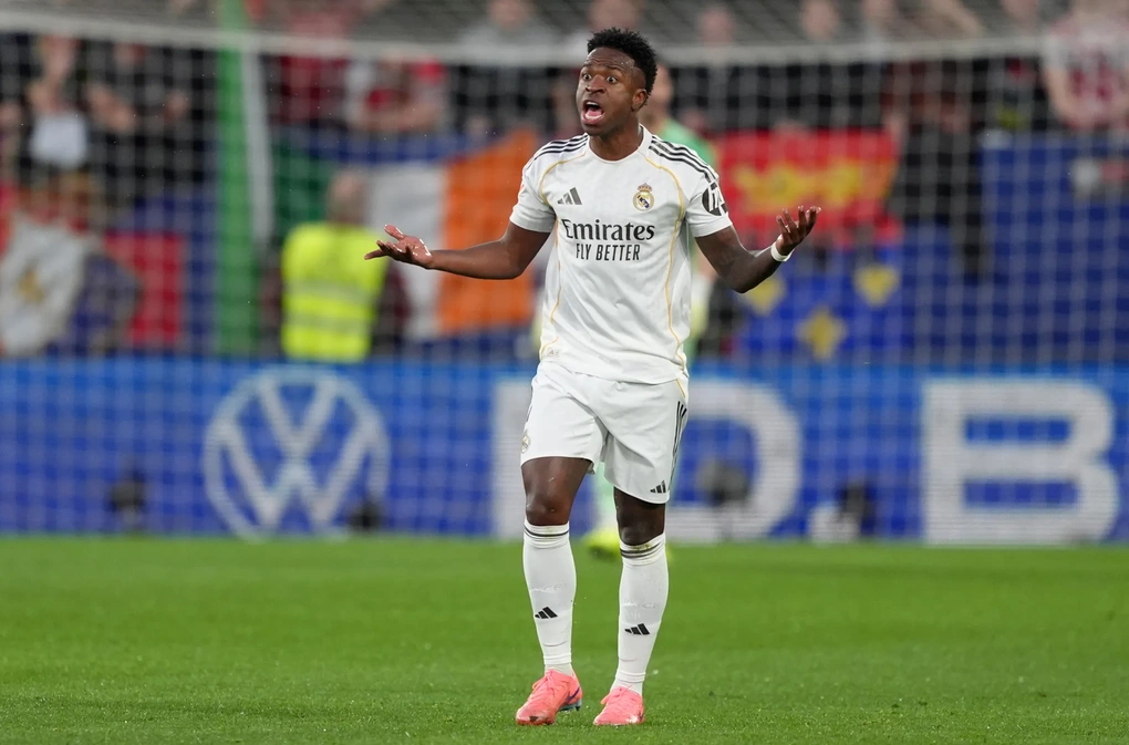 Real Madrid có nguy cơ mất ngôi đầu bảng vào tay Barcelona - 2