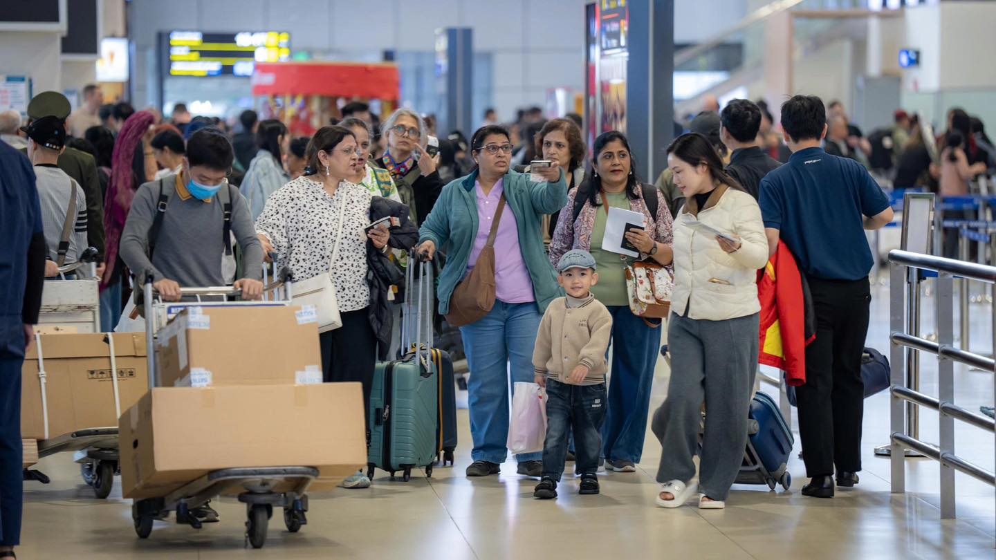 Nội Bài lập kỷ lục hơn 124.000 khách ngày cuối kỳ nghỉ Tết - Ảnh 12.