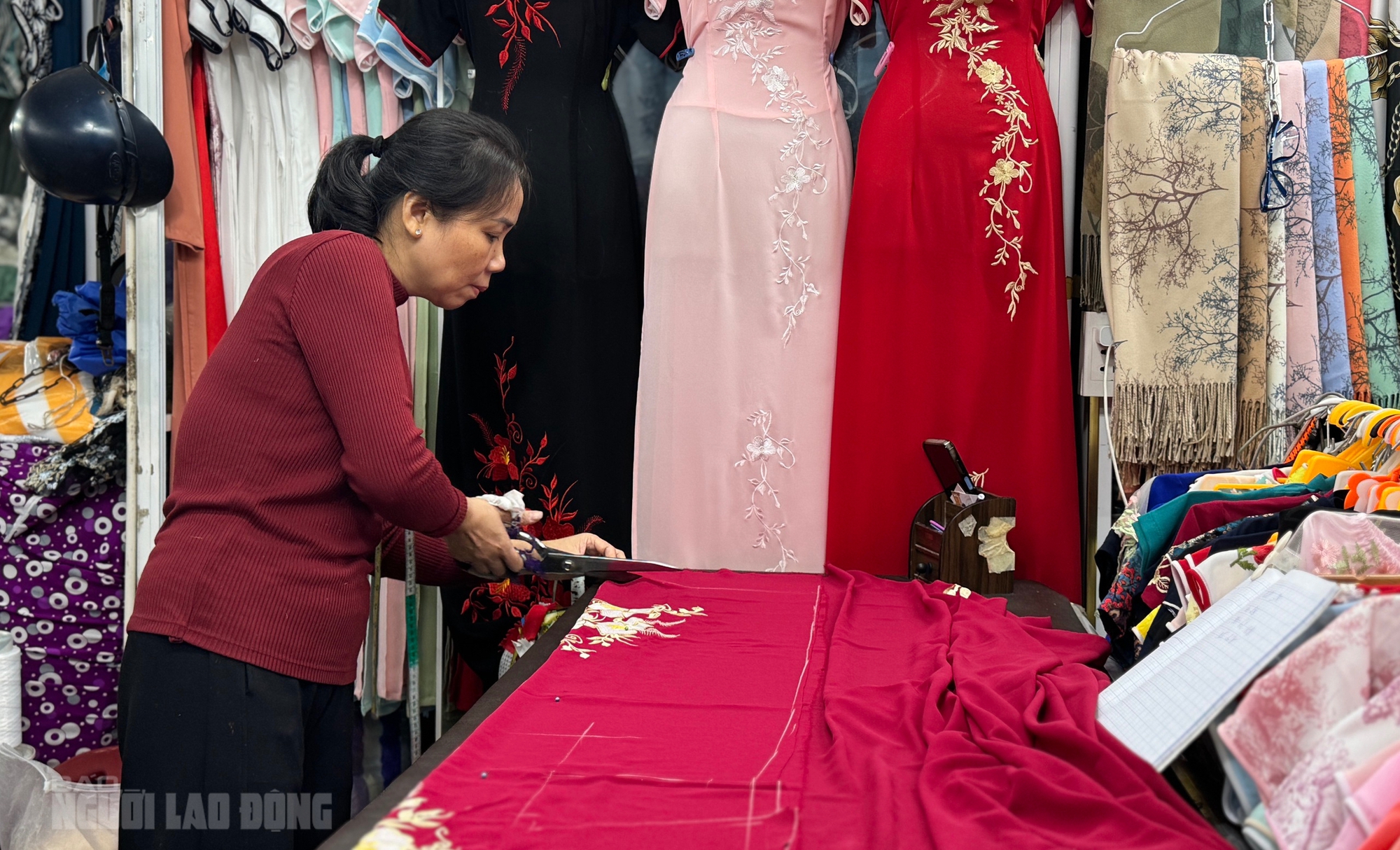 Điều đặc biệt ở ngôi chợ độc đáo nhất Việt Nam- Ảnh 3.