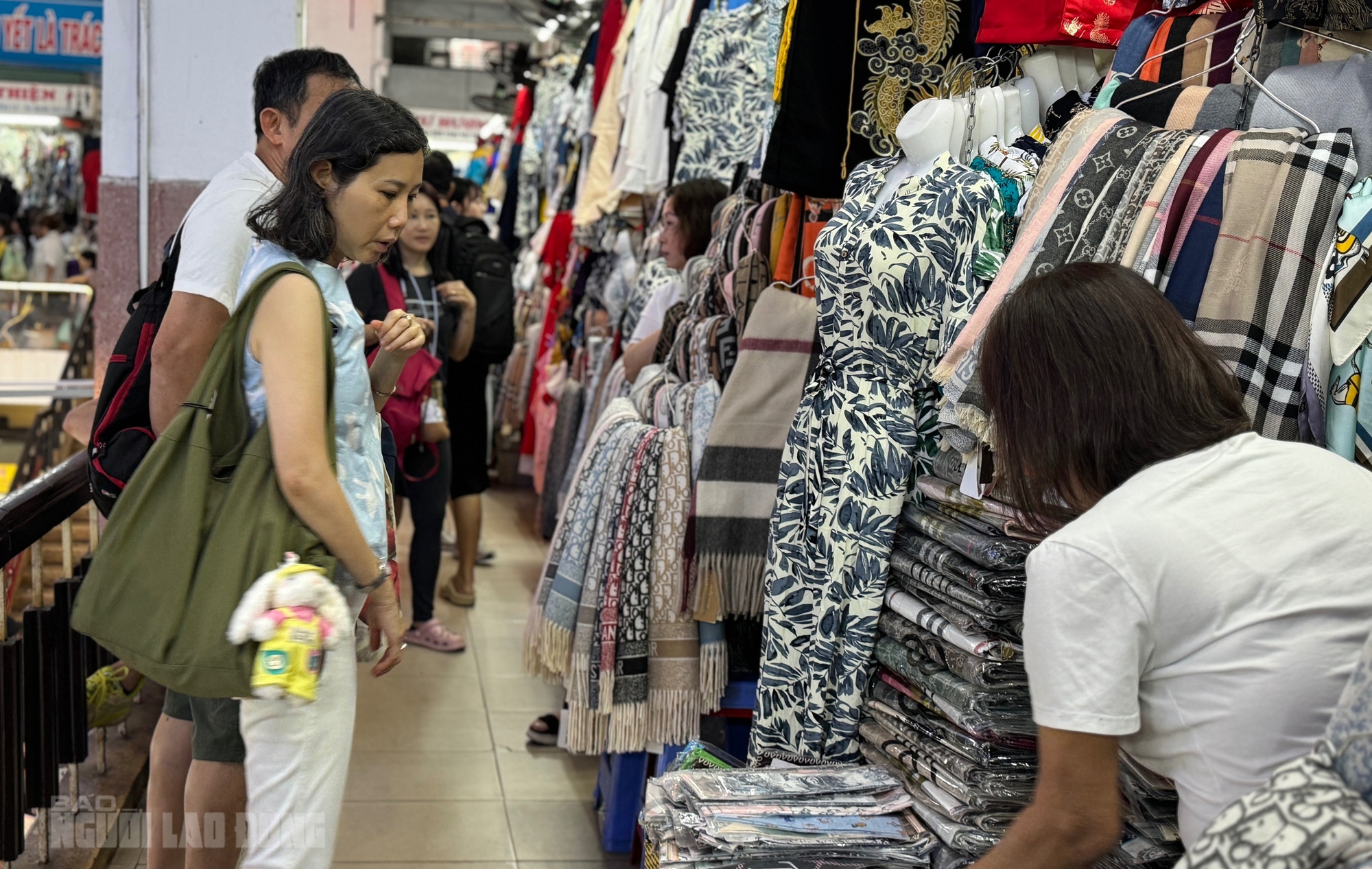 Điều đặc biệt ở ngôi chợ độc đáo nhất Việt Nam- Ảnh 4.