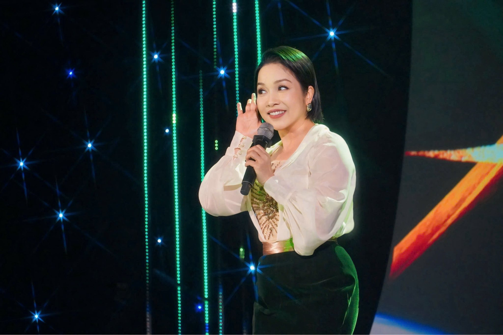 Nữ ca sĩ sống cuộc đời rực rỡ nhất Vbiz: Nhan sắc tài năng có thừa, cả nước biết mặt, gia đình hạnh phúc- Ảnh 5.