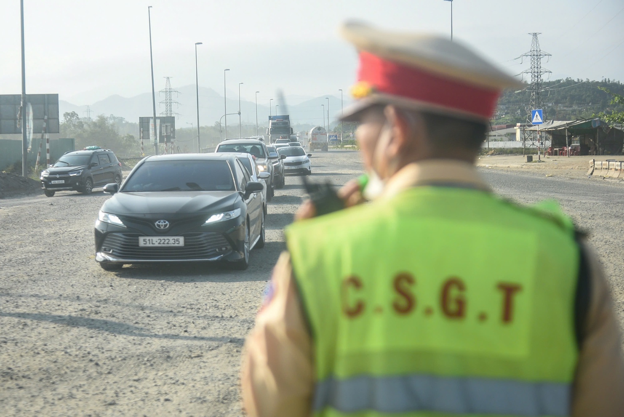 Trở lại miền Nam sau Tết, nhiều tài xế 'mắc kẹt' ở cửa ngõ Đà Nẵng- Ảnh 5.