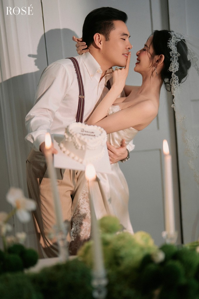 Hương Liên: Vợ chồng tôi muốn sinh con năm Bính Ngọ 3 Hương Liên và chồng chuẩn bị tâm thế đón con đầu lòng. Ảnh: NVCC