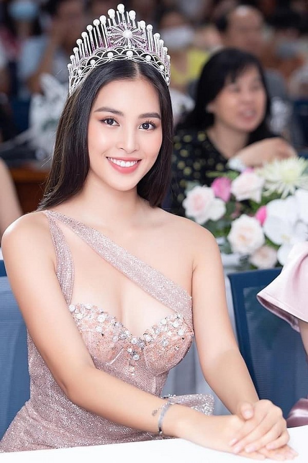 Hoa hậu được Trấn Thành săn đón nhất: Đóng 3 phim trăm tỷ cả 3, được báo Hàn tung hô là “nữ hoàng nhan sắc”- Ảnh 6. Hoa hậu được Trấn Thành săn đón nhất: Đóng 3 phim trăm tỷ cả 3, được báo Hàn tung hô là “nữ hoàng nhan sắc”- Ảnh 6.