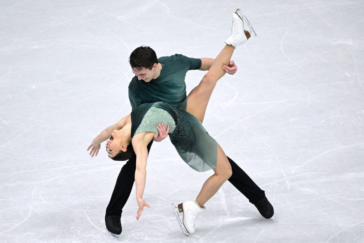 Trang phục trượt băng đẹp nhất Olympic mùa đông - 39