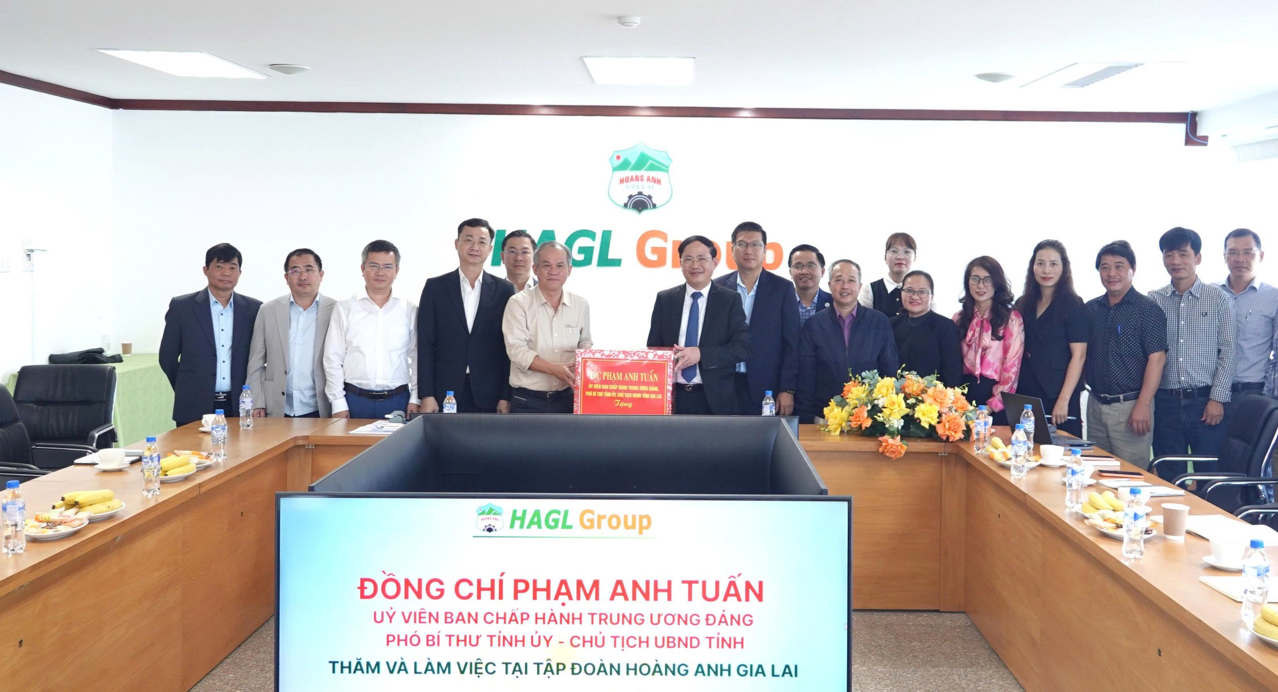 Chủ tịch tỉnh Gia Lai thăm Tập đoàn Hoàng Anh Gia Lai và định hướng phát triển 2026 - Ảnh 3.