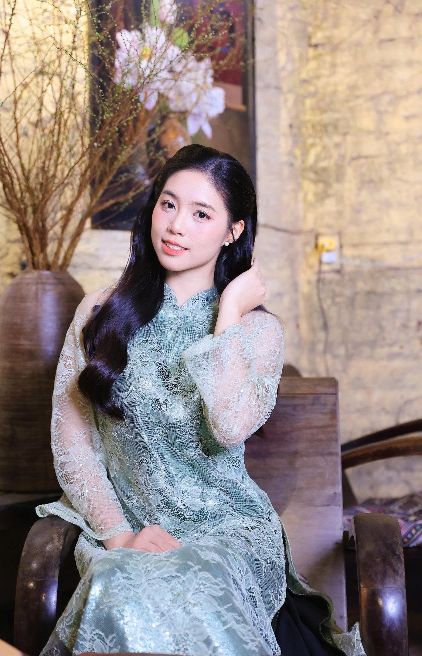 Á hậu Châu Anh: ‘Tôi nhận được nhiều tin nhắn bày tỏ tình cảm’ - 15