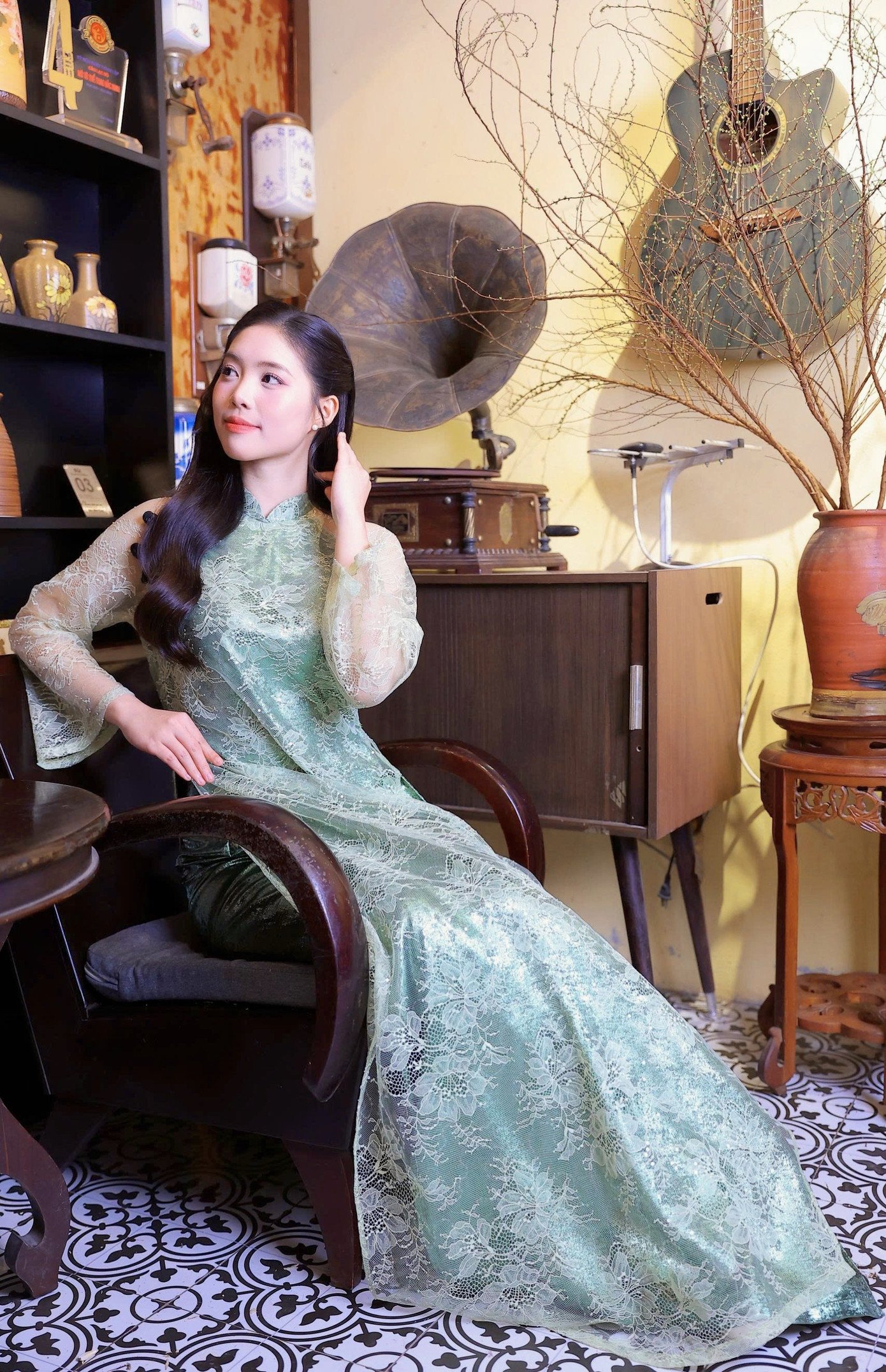 Á hậu Châu Anh: Tôi nhận được nhiều tin nhắn bày tỏ tình cảm 17 Á hậu Châu Anh: ‘Tôi nhận được nhiều tin nhắn bày tỏ tình cảm’ - 16