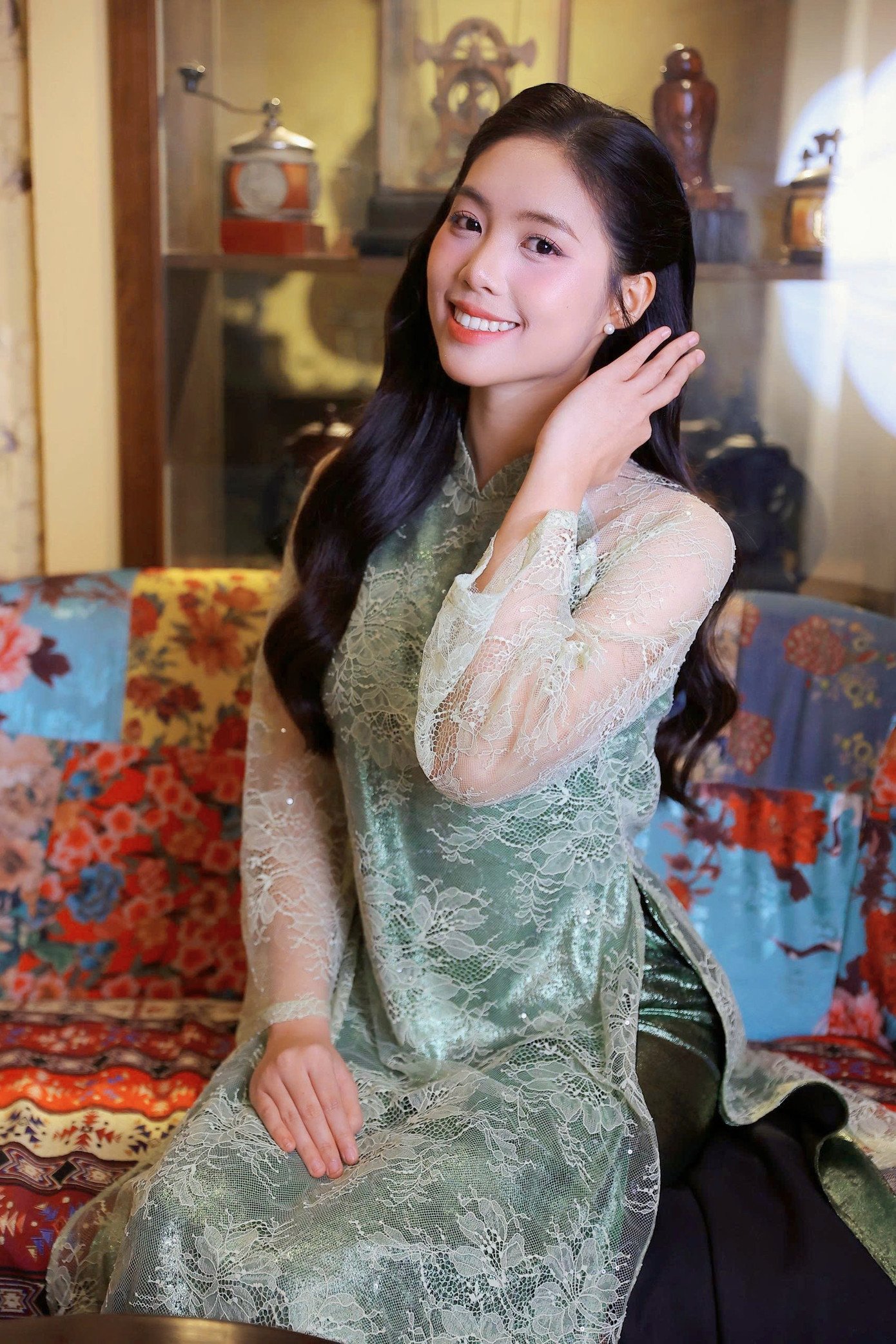 Á hậu Châu Anh: Tôi nhận được nhiều tin nhắn bày tỏ tình cảm 19 Á hậu Châu Anh: ‘Tôi nhận được nhiều tin nhắn bày tỏ tình cảm’ - 18