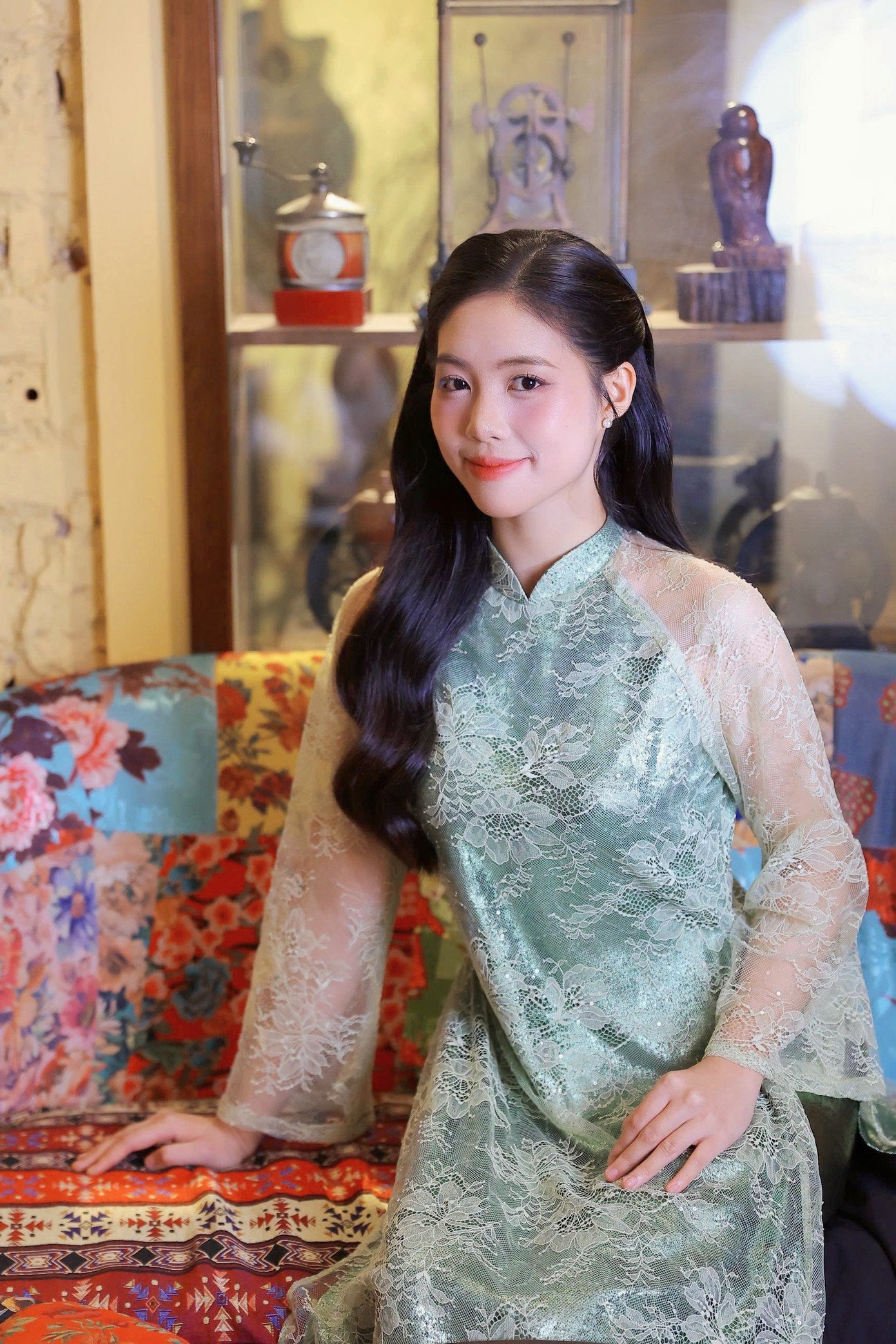 Á hậu Châu Anh: ‘Tôi nhận được nhiều tin nhắn bày tỏ tình cảm’ - 19