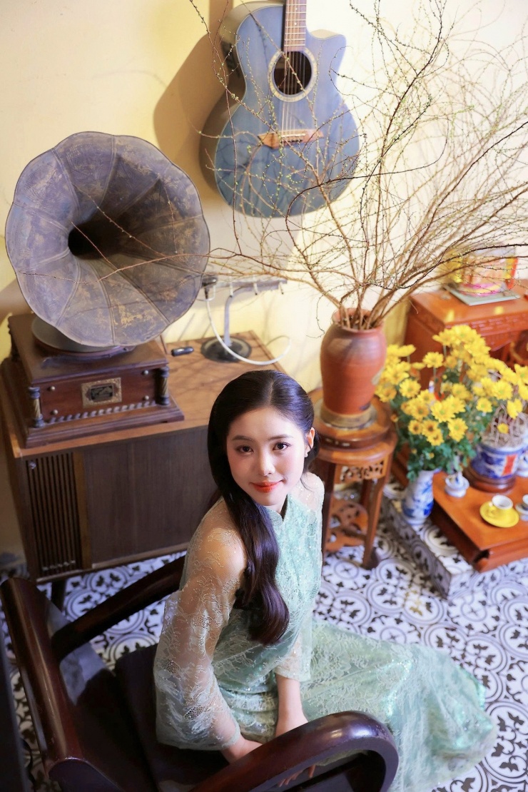 Á hậu Châu Anh: Tôi nhận được nhiều tin nhắn bày tỏ tình cảm 21 Á hậu Châu Anh: ‘Tôi nhận được nhiều tin nhắn bày tỏ tình cảm’ - 20