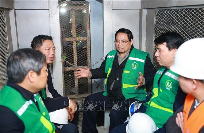 Thủ tướng: Quy hoạch phát triển ngành đường sắt với tầm nhìn trên 100 năm - Ảnh 2.