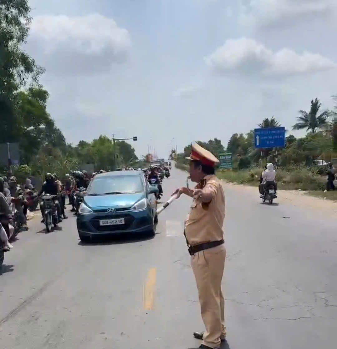 CSGT Tây Ninh và Đồng Tháp điều tiết giao thông trở lại TPHCM sau Tết 2026 - Ảnh 31.