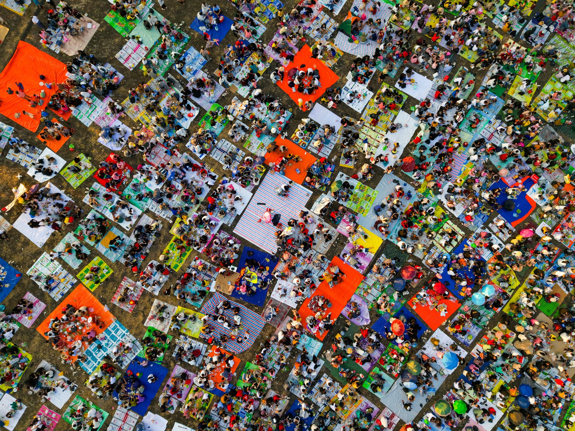 1 nơi ở Việt Nam hút gần 157.000 lượt khách trong 1 ngày, ken đặc người 