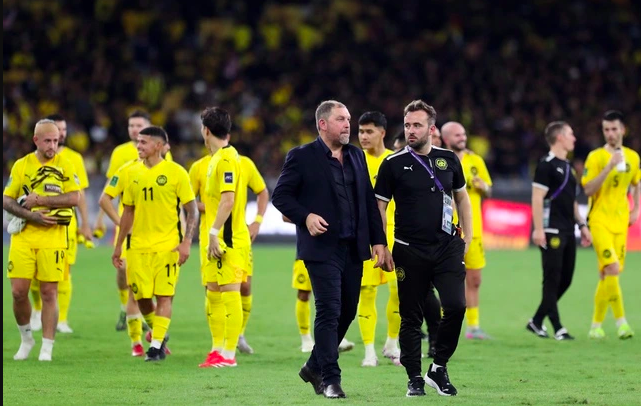 Báo khu vực phản đối AFC và đội tuyển Malaysia nếu vẫn dùng 7 cầu thủ nhập tịch lậu đấu Việt Nam- Ảnh 2. Báo khu vực phản đối AFC và đội tuyển Malaysia nếu vẫn dùng 7 cầu thủ nhập tịch lậu đấu Việt Nam- Ảnh 2.