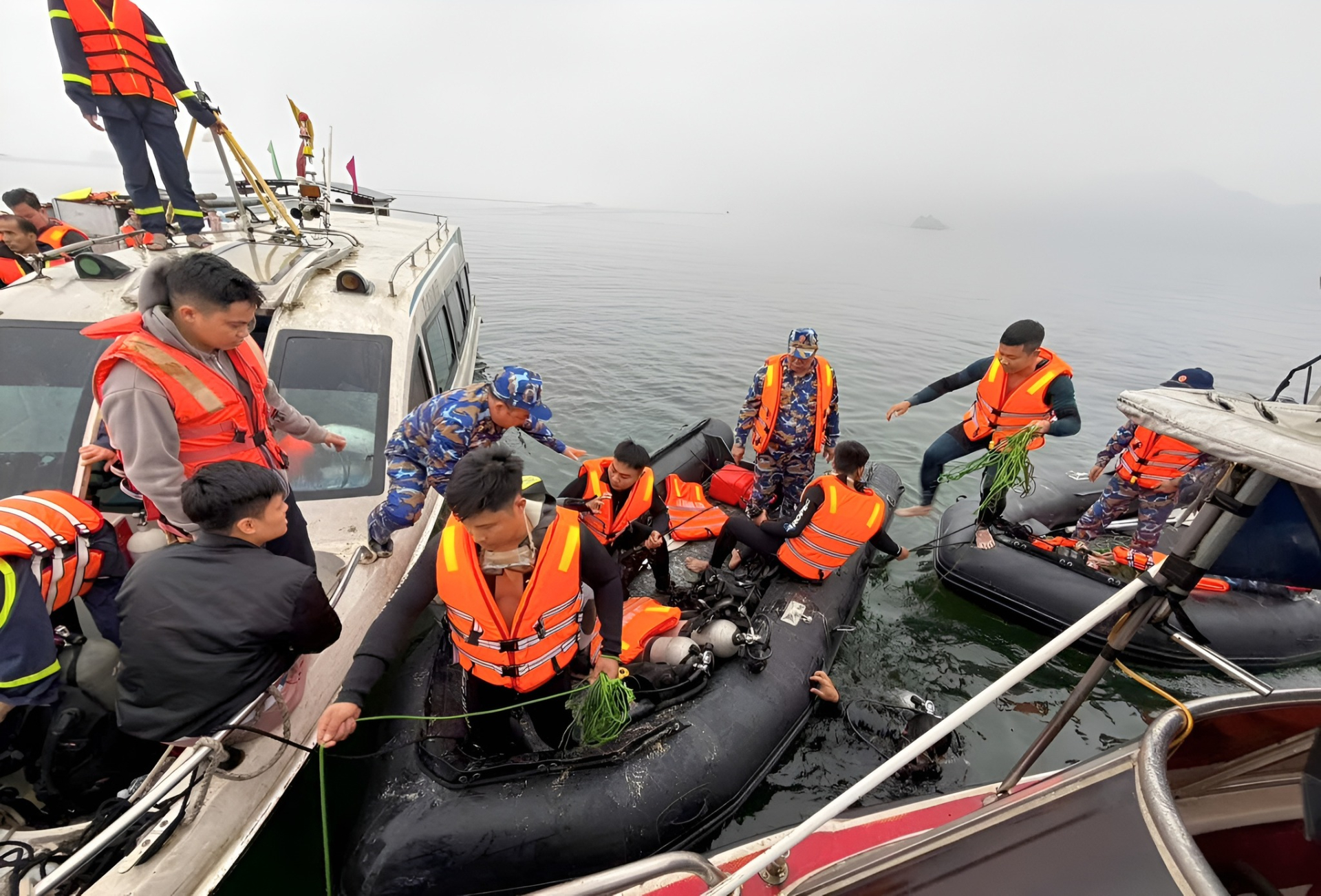 Ám ảnh tiếng va chạm xé toạc màn đêm, người đàn ông lao ra hồ Thác Bà cứu 6 người vụ lật tàu sau tiếng kêu cứu “Ối giời ơi…”- Ảnh 3.