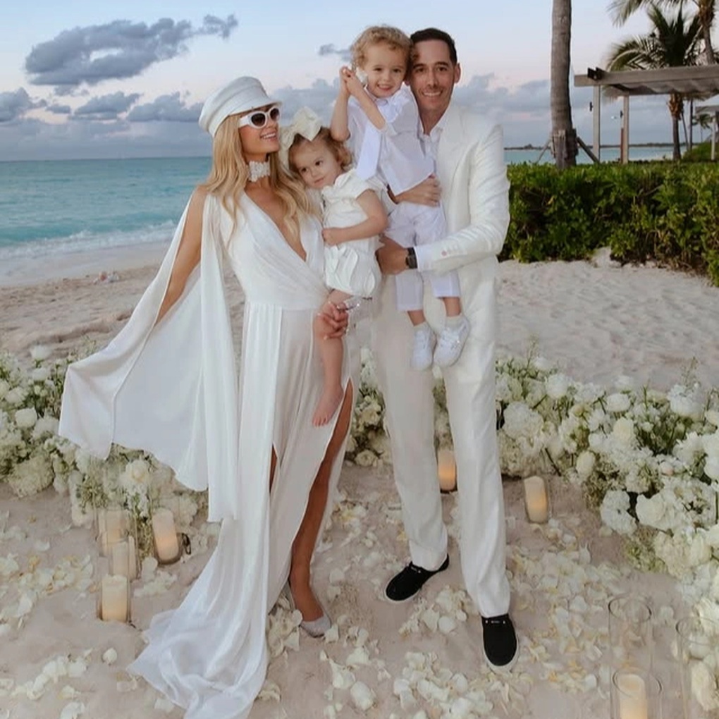 Paris Hilton chụp ảnh nóng mừng sinh nhật tuổi 45, hé lộ cuộc sống hiện tại - 2