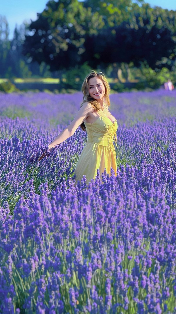 Diễm Hương luôn lạc quan tích cực trước những thử thách của cuộc sống.