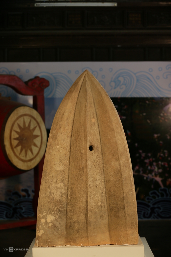 Chóp tháp Linh Thái lưu giữ ở Bảo tàng Lịch sử TP Huế. Ảnh: Đức Lộc