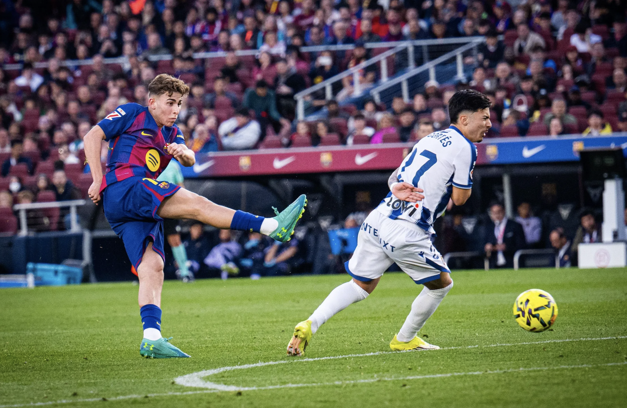 Barcelona thắng áp đảo Levante, vững ngôi đầu La Liga - Ảnh 5.