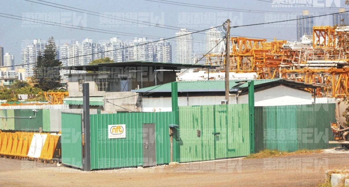 Sao nam giờ vàng trắng tay, phải sống trong nhà kho sau khi dâng 7 căn nhà, hàng trăm tỷ đồng cho tình trẻ- Ảnh 2.