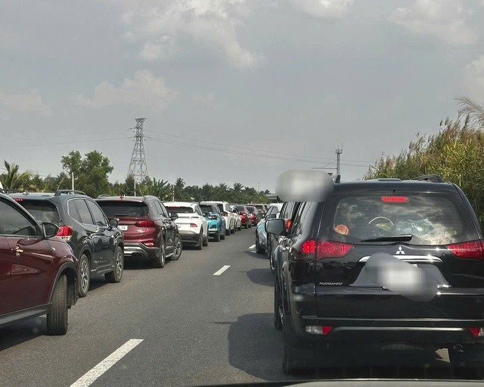 Tình hình ùn tắc giao thông năm 2026 và nguyên nhân Chính gây ra - Ảnh 2. Tình hình ùn tắc giao thông năm 2026 và nguyên nhân Chính gây ra - Ảnh 2.