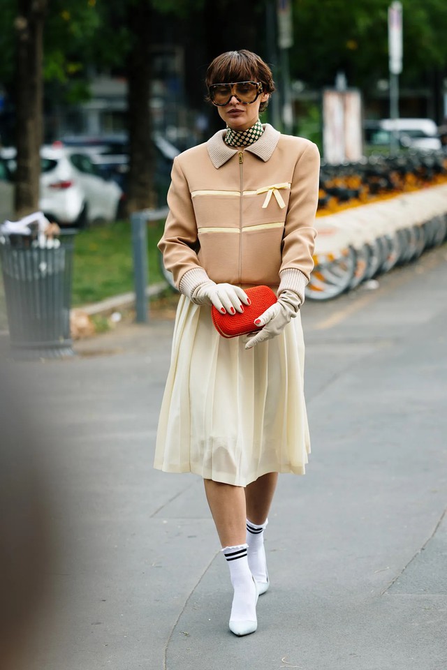 Trắng và be, cách phối màu giúp làm sáng bừng mọi trang phục- Ảnh 7.