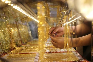 Mua vàng dịp Tết: Phong tục đầu năm và những lưu ý pháp lý