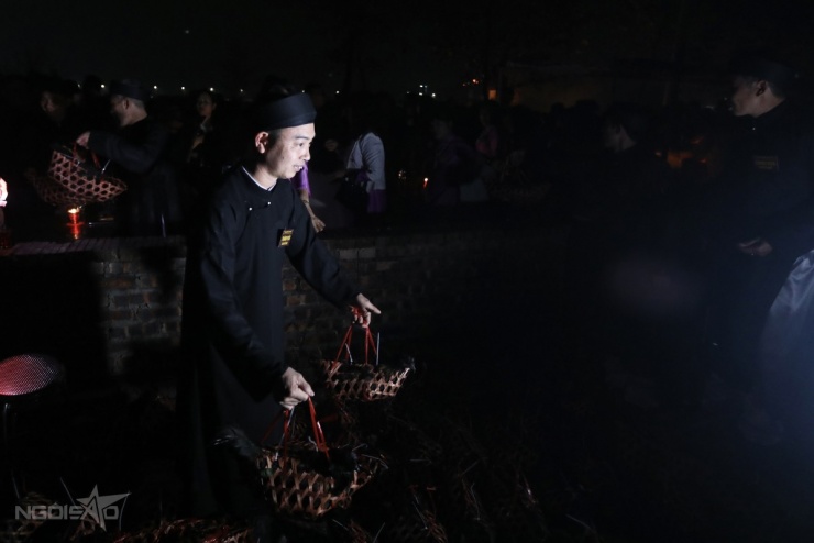 Phiên chợ Âm Dương cạnh nghĩa trang chỉ họp một đêm trong năm - 6