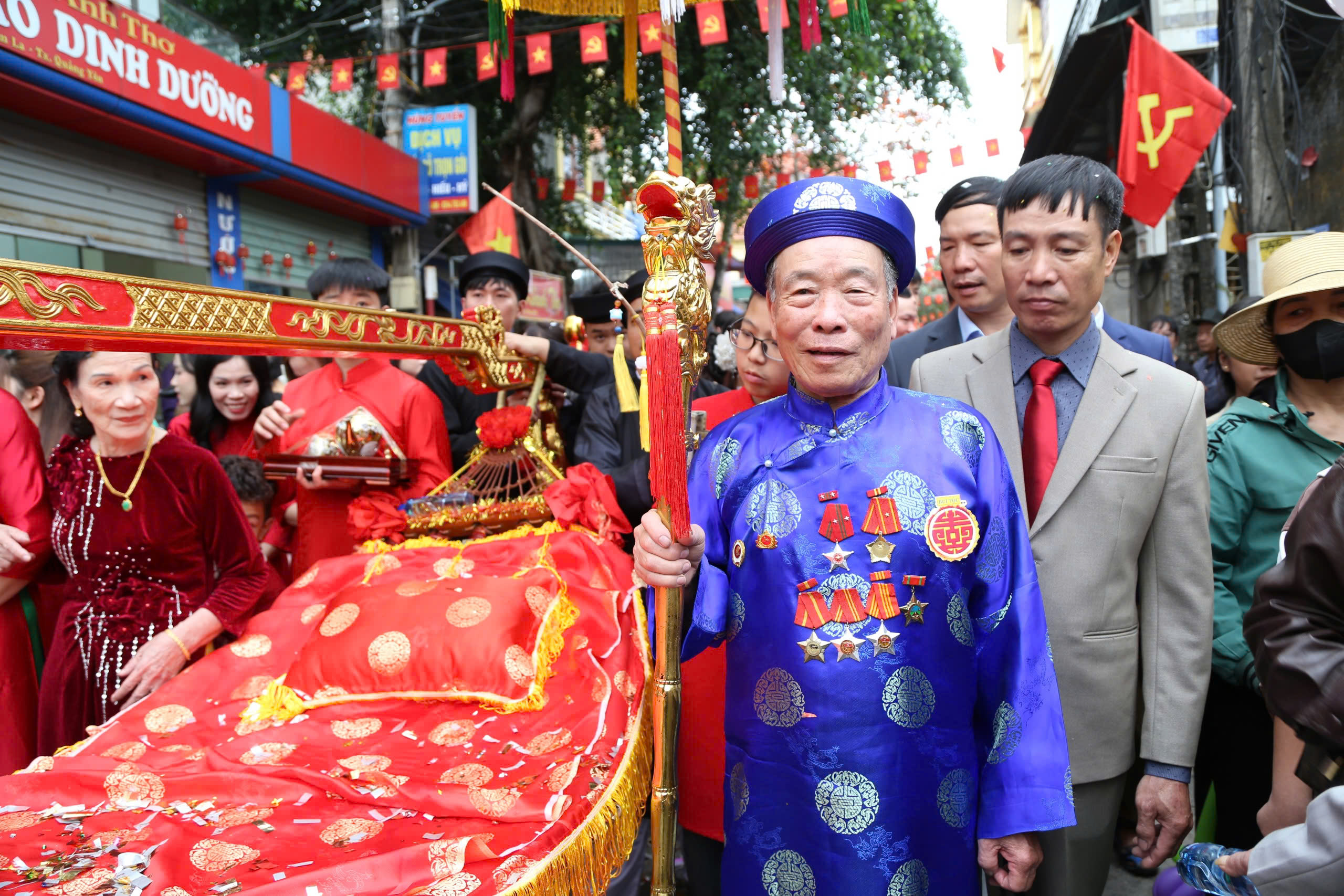 Lễ hội Tiên Công: Con rể quỳ đón bố vợ thượng thọ - Ảnh 6.