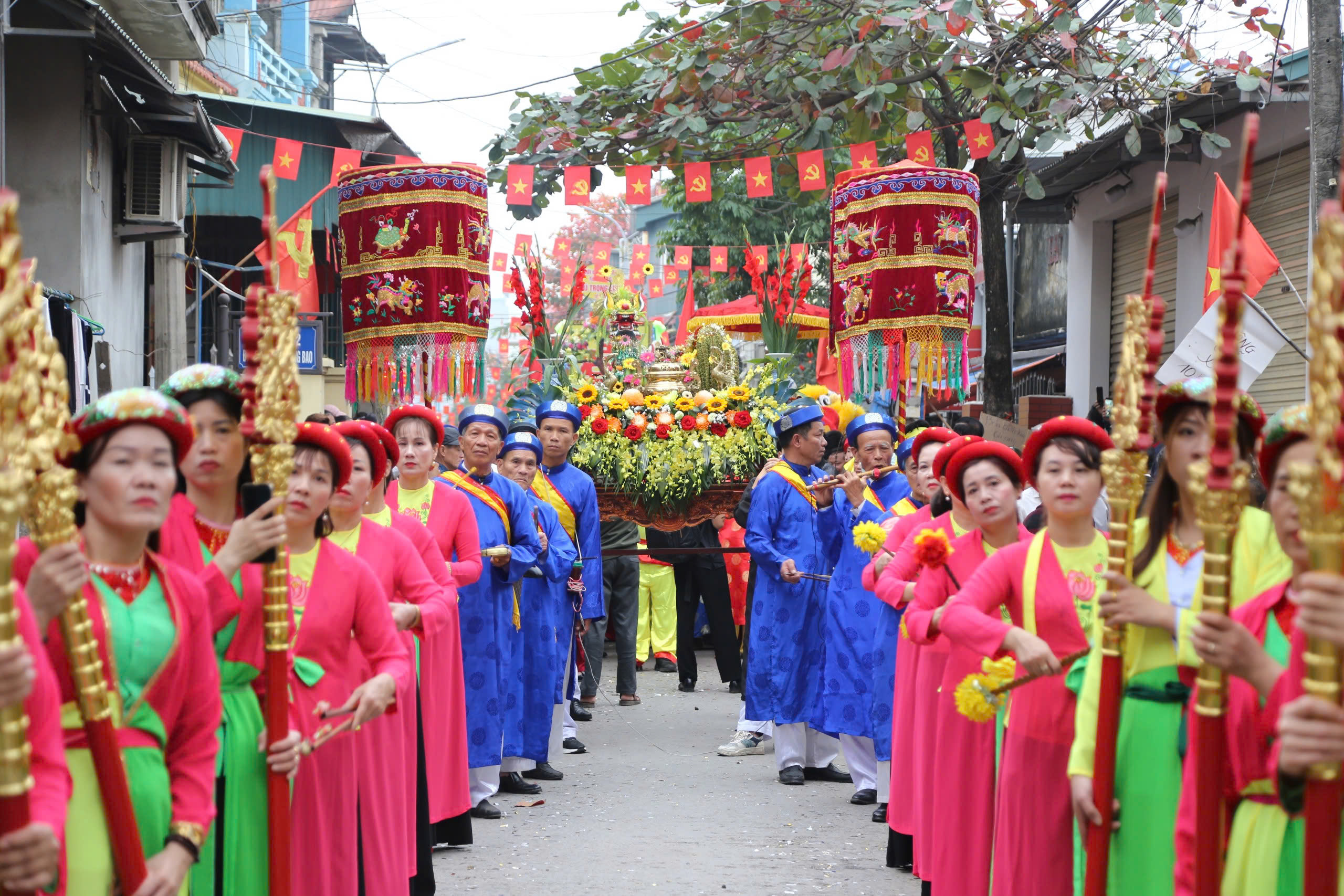 Lễ hội Tiên Công: Con rể quỳ đón bố vợ thượng thọ - Ảnh 8.