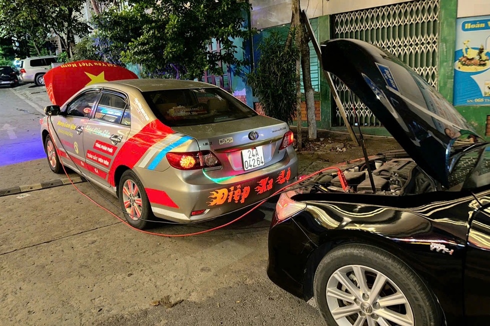 Người cứu hộ ô tô miễn phí trong gần 15 năm: “Chỉ sợ không giúp được gì” - 8