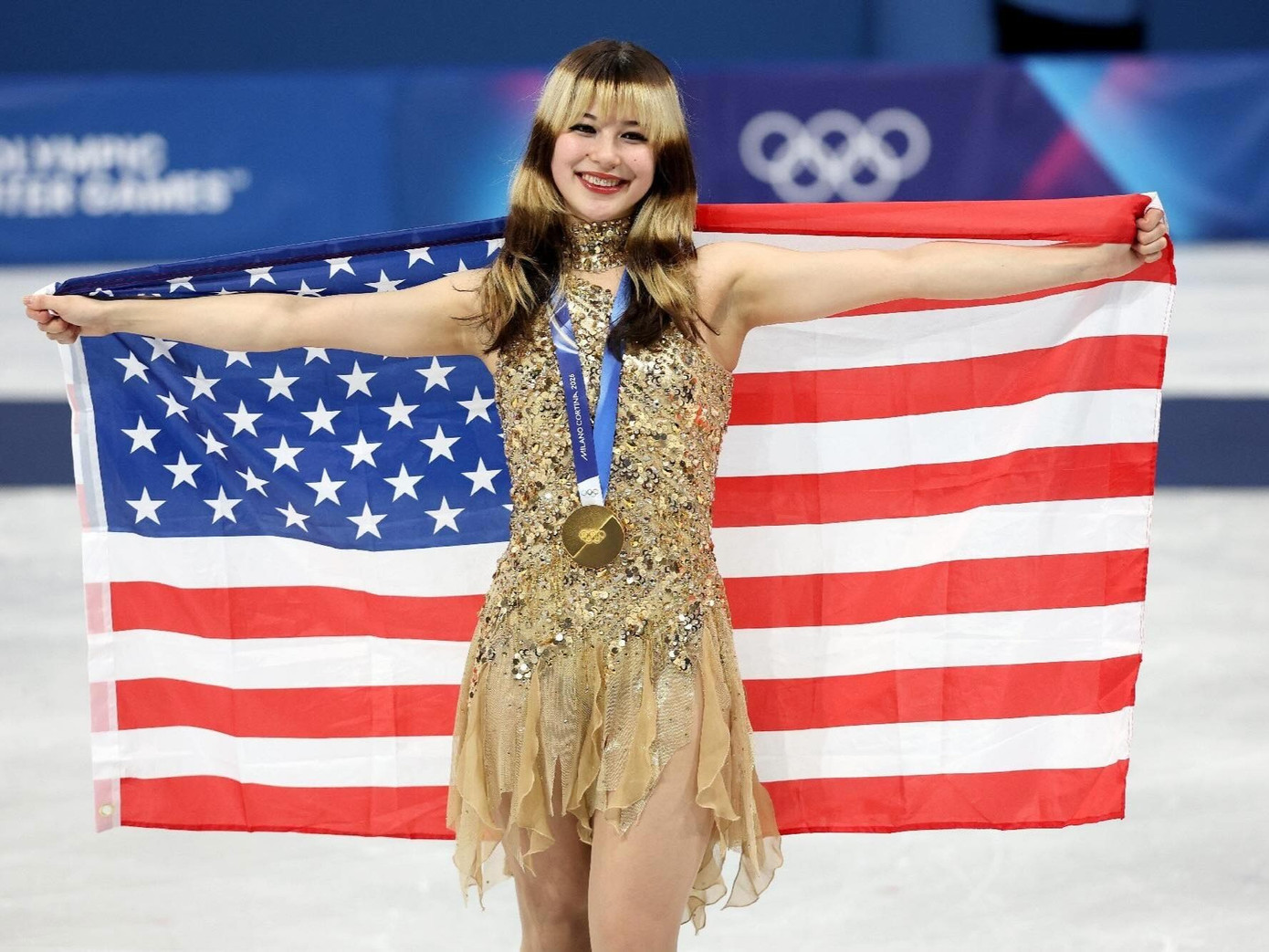 Dung mạo 'thiên thần băng' nổi loạn giúp Mỹ giải cơn khát vàng- Ảnh 1.