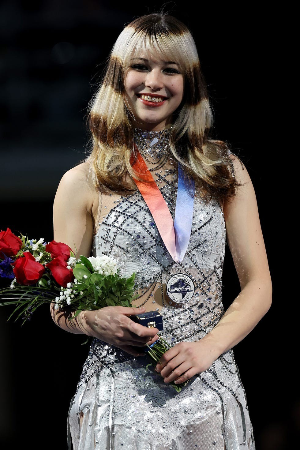 Dung mạo 'thiên thần băng' nổi loạn giúp Mỹ giải cơn khát vàng- Ảnh 18.