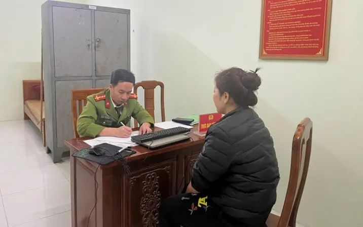 Tình tiết tăng nặng đối với người phụ nữ chửi bới, rút chìa khoá thu tiền đỗ xe của người đi lễ- Ảnh 3.