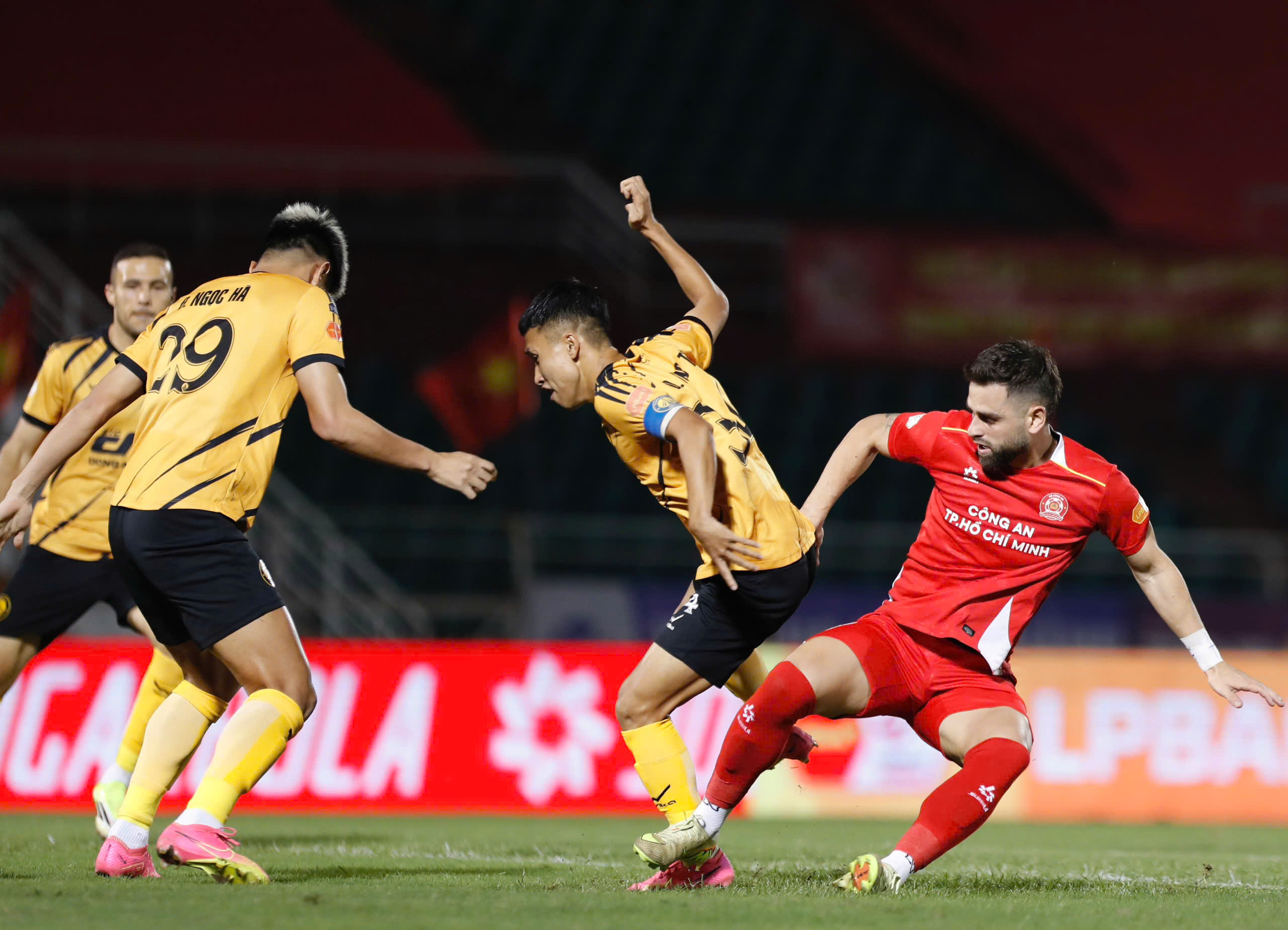 CLB Thanh Hóa nín thở chờ 3 tỉ đồng gỡ án phạt FIFA, V-League sẽ lại vui?- Ảnh 3.