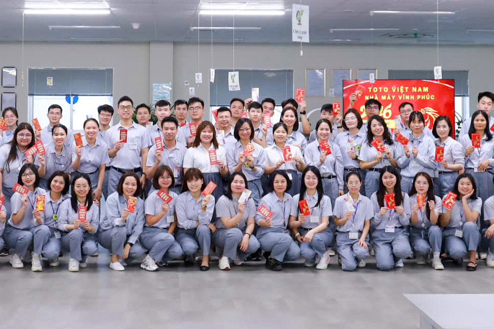 Sau Tết, công nhân rộn ràng nhận lì xì, doanh nghiệp tất bật đơn hàng mới - Ảnh 3. lì xì - Ảnh 3.