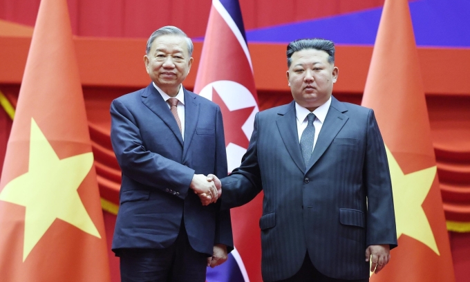 Tổng Bí thư Tô Lâm và Tổng Bí thư, Chủ tịch Quốc vụ Triều Tiên Kim Jong-un tại Bình Nhưỡng ngày 9/10. Ảnh: TTXVN