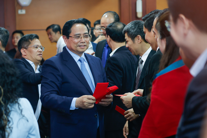 Thủ tướng Phạm Minh Chính thăm, làm việc tại Bộ Văn hóa Thể thao và Du lịch chiều 23/2. Ảnh: Nhật Bắc