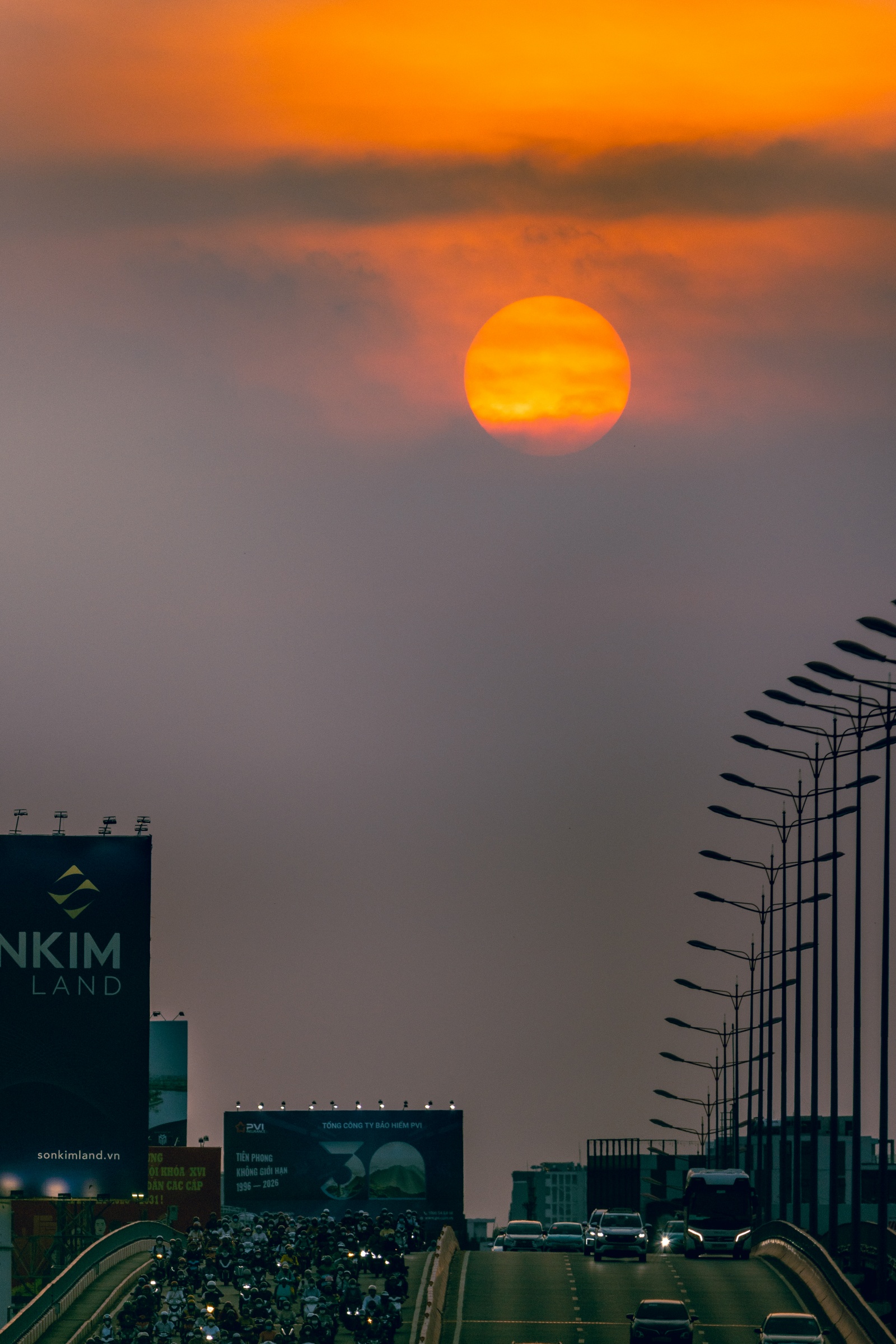 Cảnh tượng đẹp choáng ngợp chiều mùng 7 ở TP.HCM- Ảnh 4.