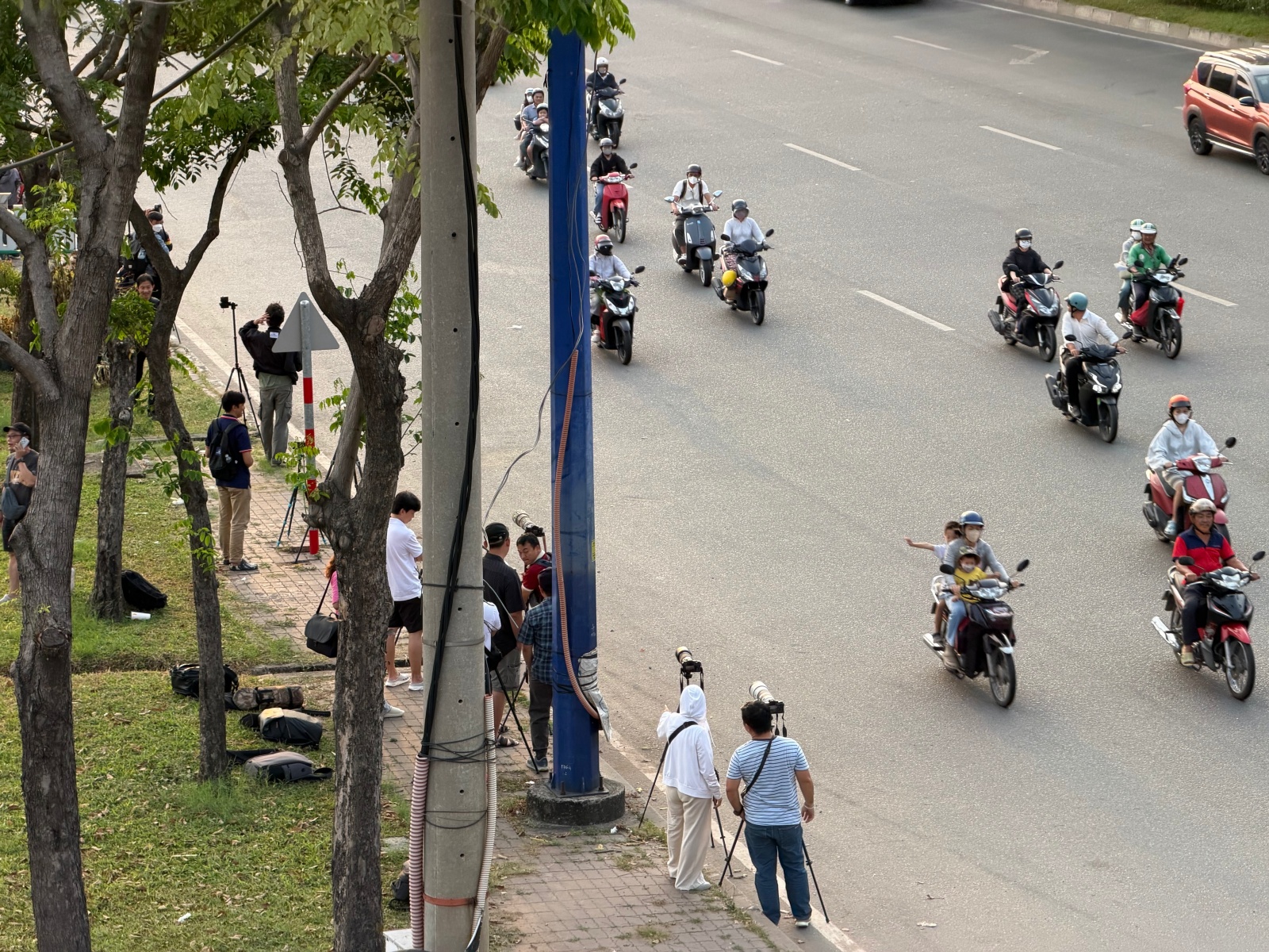 Cảnh tượng đẹp choáng ngợp chiều mùng 7 ở TP.HCM- Ảnh 12.