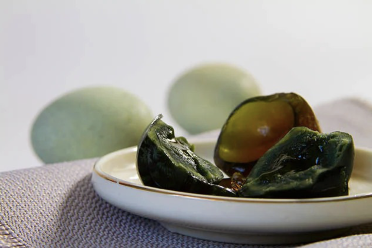 7 món đặc sản kinh dị ở Trung Quốc: Nhìn ảnh đã rùng mình, nói gì đến chuyện nếm thử- Ảnh 2.