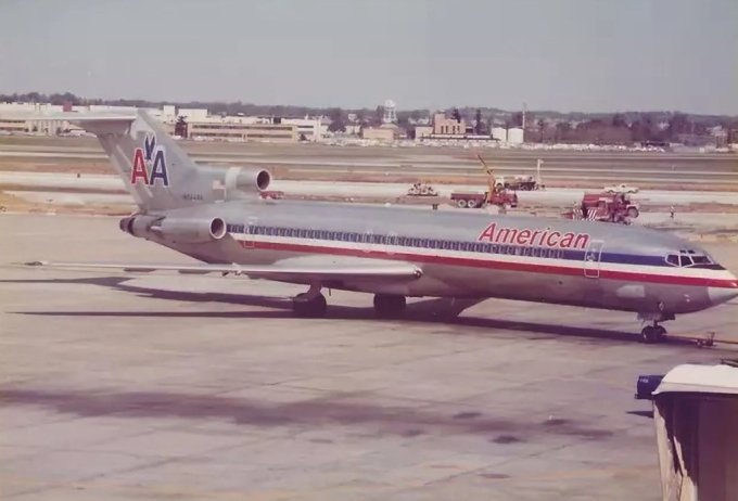 Chiếc Boeing 727 của hãng American Airlines biến mất năm 2003. Ảnh: The Sun