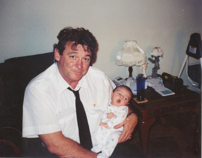 Ben Charles Padilla, kỹ sư hàng không kiêm phi công tư nhân người Mỹ, là một trong hai người mất tích cùng chiếc máy bay. Ảnh: The Sun